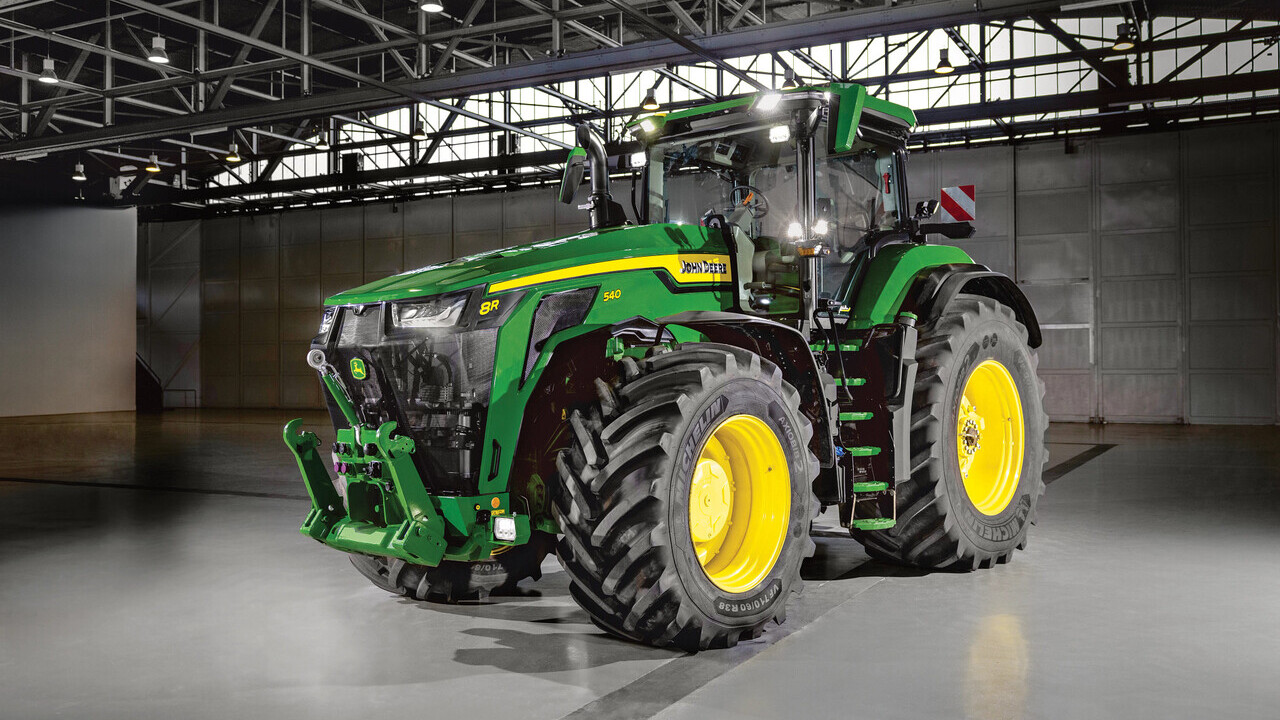 tres-nuevos-tractores-alta-potencia-series-8r-y-8rx-john-deere