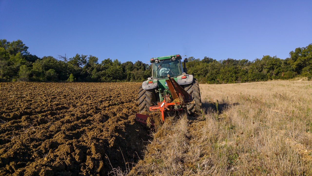comision-aprueba-ayudas-espanolas-agricultura-compensar-subida-combustibles